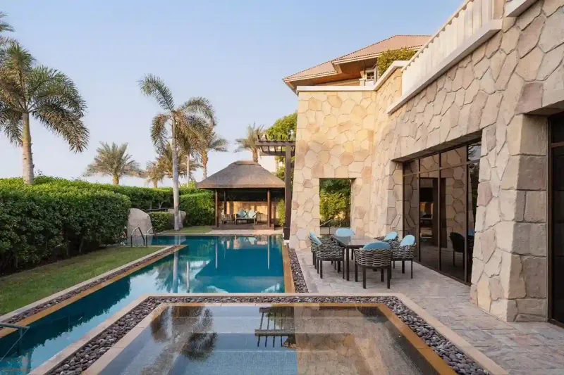 Luxury Villa with Pool: How to Create the Perfect Oasis in Your Home
